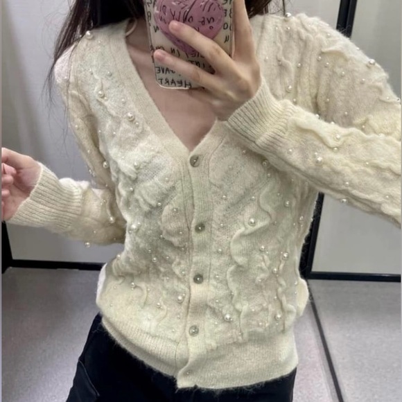 ZARA BLOGGERS’ FAVORITE PEARL TEXTURED KNIT CARDIGAN - Picture 1 of 12
